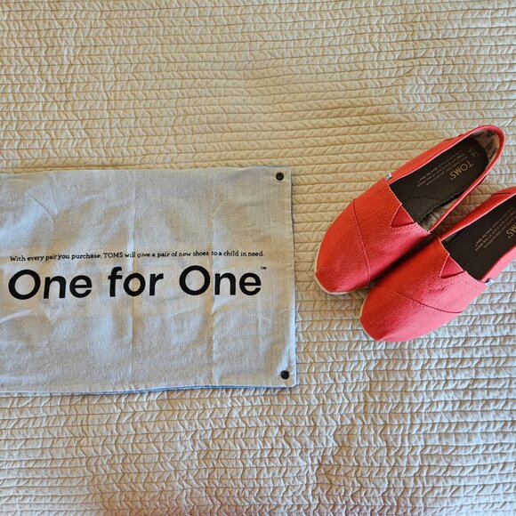 TOMS Red Canvas Women’s Size 5 Shoes - NWOT - Picture 13 of 13